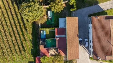 Andar Moradia T3 com garagem fechada e jardim Monte Córdova Santo Tirso