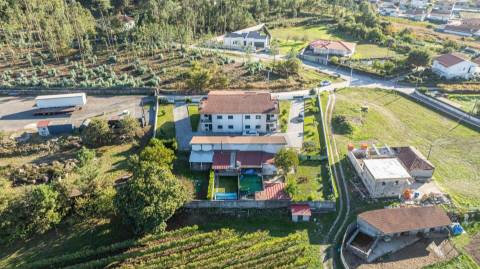 Andar Moradia T3 com garagem fechada e jardim Monte Córdova Santo Tirso