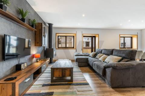 Moradia T3 com Terreno de 1.300 m2 em Grijó