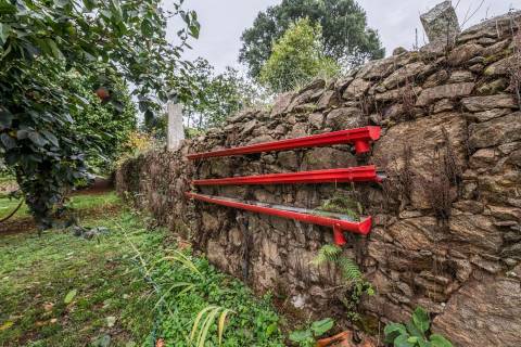 Moradia T3 com Terreno de 1.300 m2 em Grijó