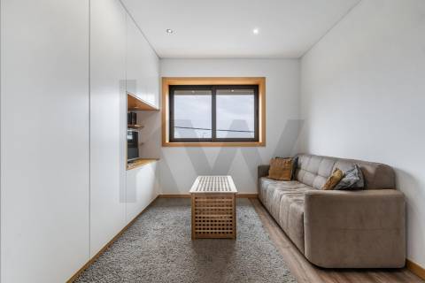 Moradia T3 com Terreno de 1.300 m2 em Grijó