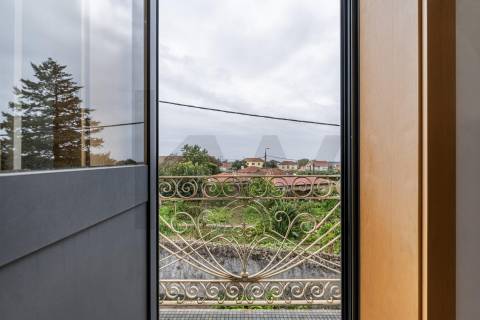 Moradia T3 com Terreno de 1.300 m2 em Grijó