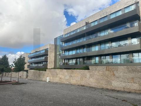 T2 de Luxo no  Porthillside Residence  condomínio fechado 