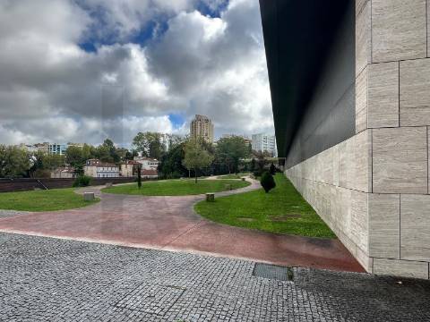 T2 de Luxo no  Porthillside Residence  condomínio fechado 