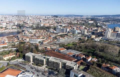 T2 de Luxo no  Porthillside Residence  condomínio fechado 