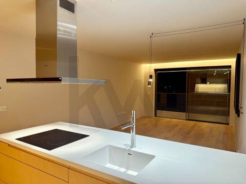 T2 de Luxo no  Porthillside Residence  condomínio fechado 