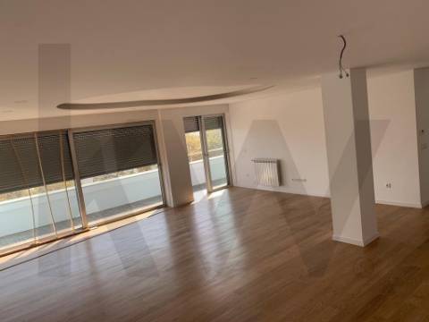 💎 Exclusividade e Prestígio: O Seu T4 de Sonho no Náutilos Parque, Matosinhos Sul 🌊🌳