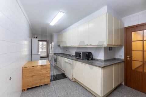 APARTAMENTO T2 PARA ARRENDAMENTO - CARVALHIDO - PORTO
