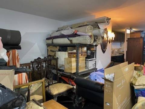 Garagem com 150m2 na Av. Republica, ao El Corte Inglês, possibilidade de transformar em habitação.