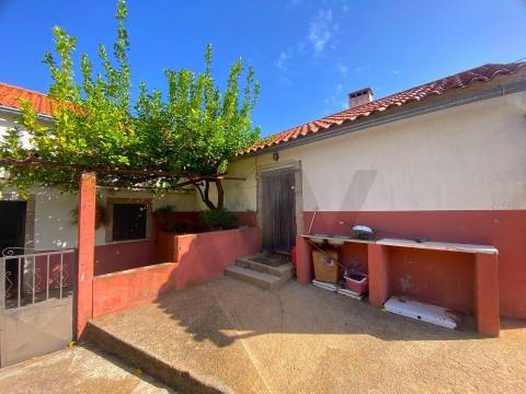 Quinta em Quintas da Torre – Rapoula, Fundão 