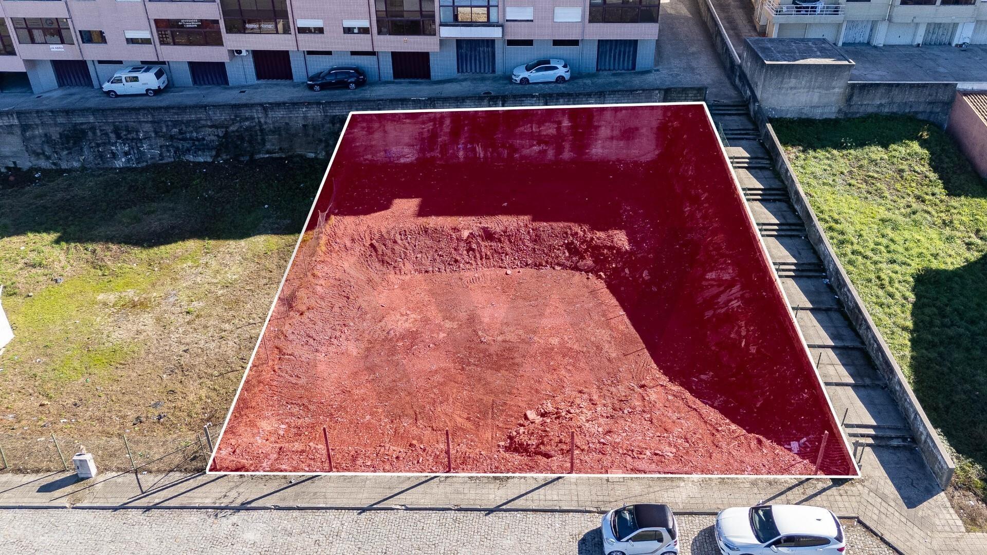 Oportunidade única -Terreno com loteamento aprovado para 18  Fogos.