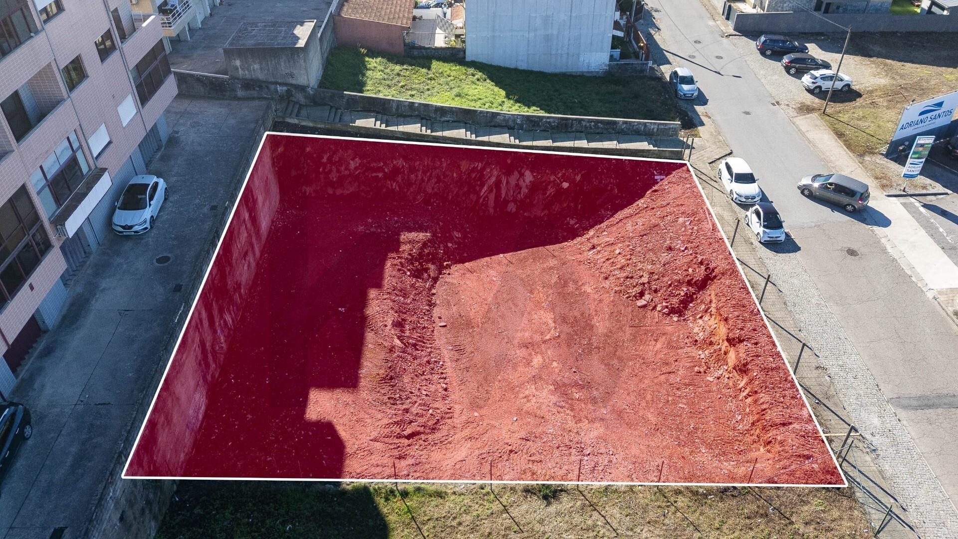 Oportunidade única -Terreno com loteamento aprovado para 18  Fogos.