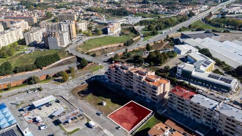 Oportunidade única -Terreno com loteamento aprovado para 18  Fogos.