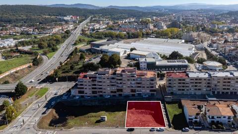 Oportunidade única -Terreno com loteamento aprovado para 18  Fogos.