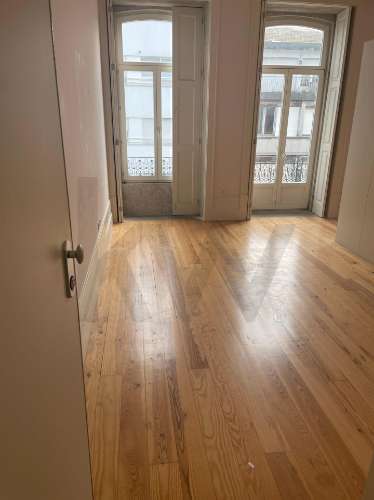 Apartamento T1 na Rua Duque de Loulé na Baixa do Porto