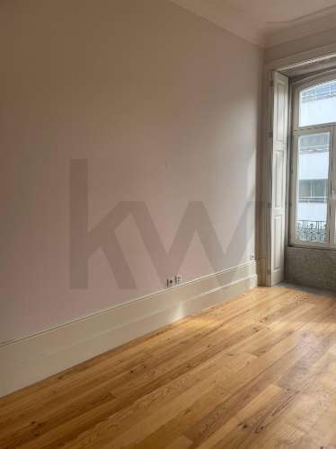 Apartamento T1 na Rua Duque de Loulé na Baixa do Porto