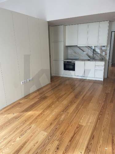 Apartamento T1 na Rua Duque de Loulé na Baixa do Porto