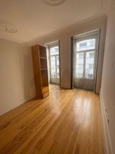 Apartamento T1 na Rua Duque de Loulé na Baixa do Porto
