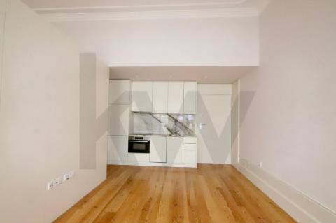 Apartamento T1 na Rua Duque de Loulé na Baixa do Porto