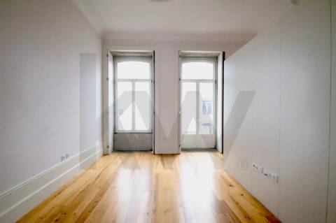 Apartamento T1 na Rua Duque de Loulé na Baixa do Porto