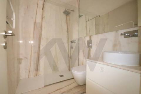 Apartamento T1 na Rua Duque de Loulé na Baixa do Porto