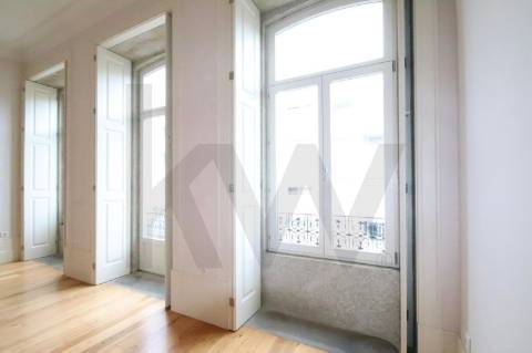 Apartamento T1 na Rua Duque de Loulé na Baixa do Porto