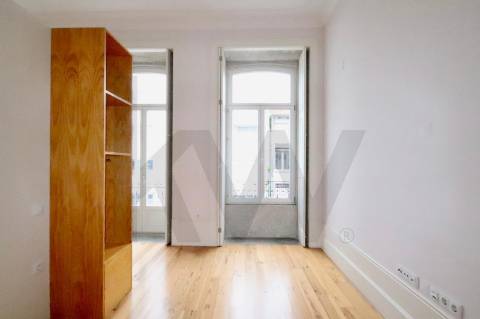 Apartamento T1 na Rua Duque de Loulé na Baixa do Porto