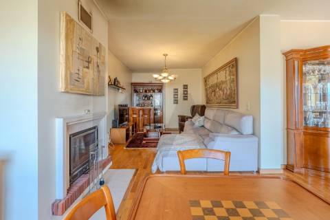 Apartamento T4+1 duplex | Varandas | Garagem fechada | à Marina do Freixo