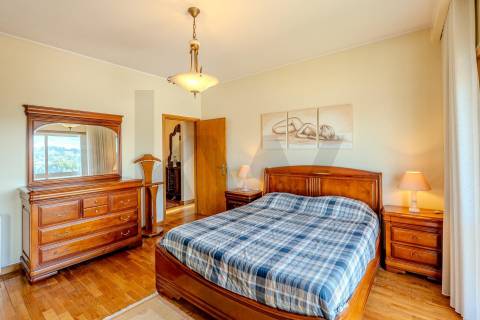 Apartamento T4+1 duplex | Varandas | Garagem fechada | à Marina do Freixo