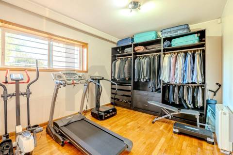 Apartamento T4+1 duplex | Varandas | Garagem fechada | à Marina do Freixo