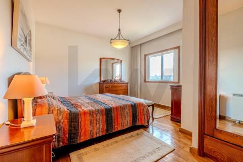 Apartamento T4+1 duplex | Varandas | Garagem fechada | à Marina do Freixo