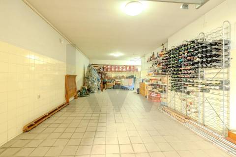 Apartamento T4+1 duplex | Varandas | Garagem fechada | à Marina do Freixo