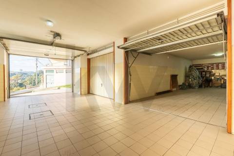 Apartamento T4+1 duplex | Varandas | Garagem fechada | à Marina do Freixo