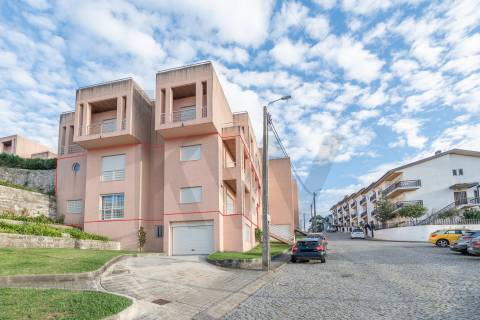 Apartamento T4+1 duplex | Varandas | Garagem fechada | à Marina do Freixo