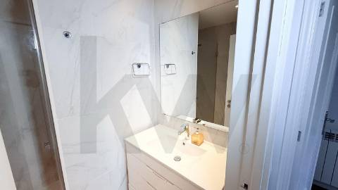 T2 em Canidelo, Vila Nova de Gaia, 500 metros da Praia. 1º andar com elevador e garagem individual