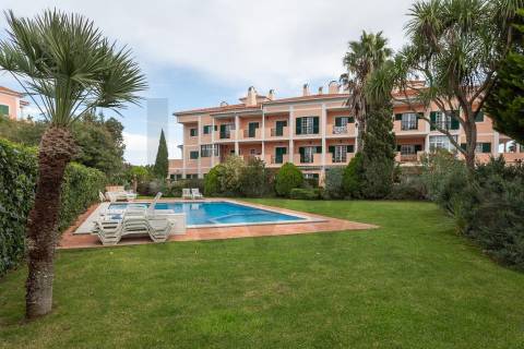 T2 na Quinta da Beloura | Acesso Direto do Terraço para Jardim e Piscina