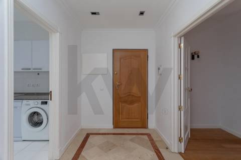 T2 na Quinta da Beloura | Acesso Direto do Terraço para Jardim e Piscina