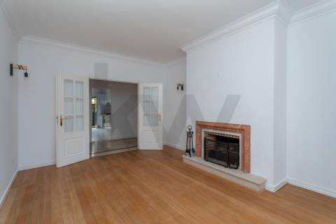 T2 na Quinta da Beloura | Acesso Direto do Terraço para Jardim e Piscina