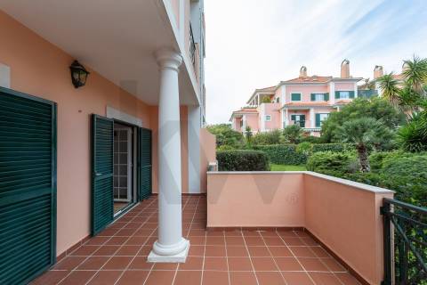 T2 na Quinta da Beloura | Acesso Direto do Terraço para Jardim e Piscina