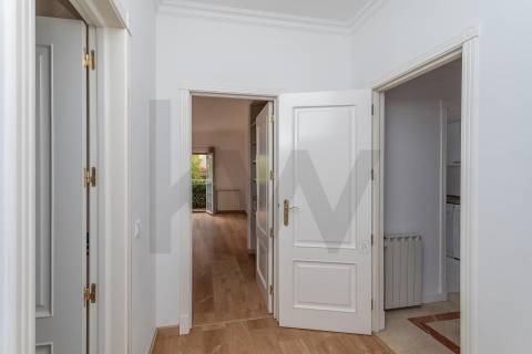 T2 na Quinta da Beloura | Acesso Direto do Terraço para Jardim e Piscina