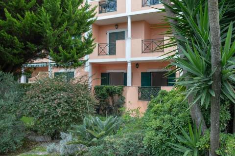 T2 na Quinta da Beloura | Acesso Direto do Terraço para Jardim e Piscina