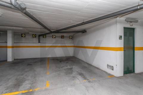 T2 na Quinta da Beloura | Acesso Direto do Terraço para Jardim e Piscina