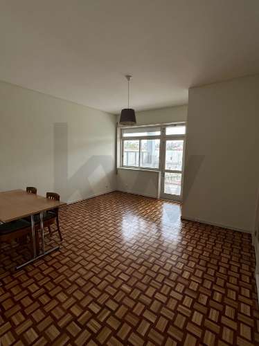 Apartamento paraT2 para Arrendamento