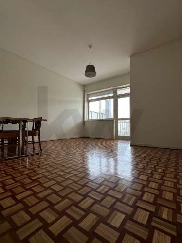 Apartamento paraT2 para Arrendamento