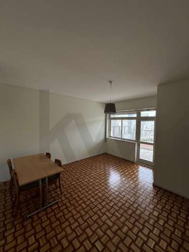 Apartamento paraT2 para Arrendamento