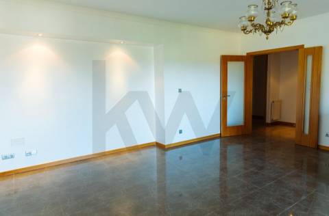 🏡 Apartamento T3 em Trancoso – Zona calma e próxima de todos os serviços