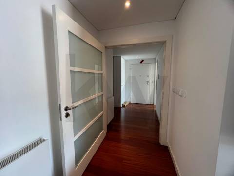 Apartamento T3 com vista fantástica sobre rio Douro