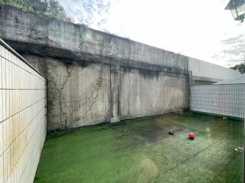 ESPAÇO COMERCIAL/SERVIÇOS PARA VENDA EM S. JOÃO DA MADEIRA COM 223 M2