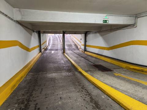 Parque de estacionamento público