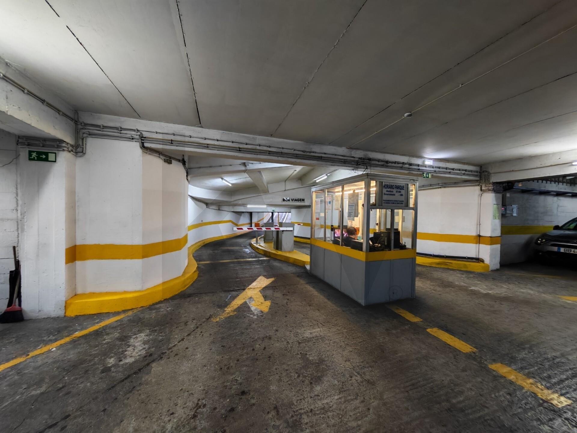 Parque de estacionamento público